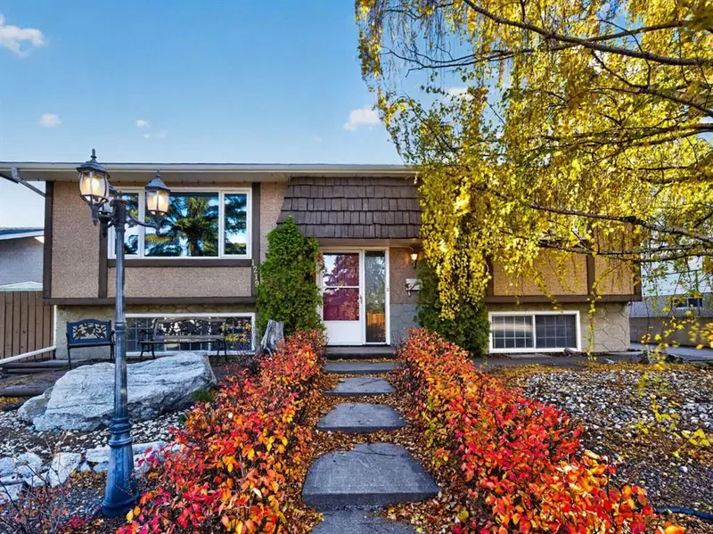 1219 Hunterquay Hill NW, Calgary — main listing photo
