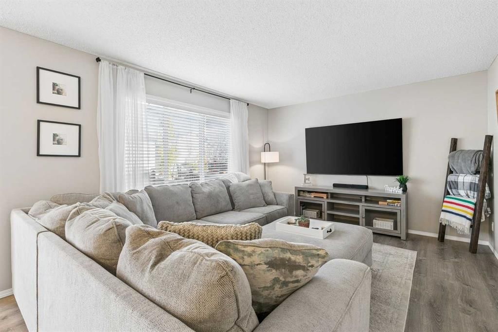 2058 Sagewood Rise SW, Airdrie — photo 4 of 30