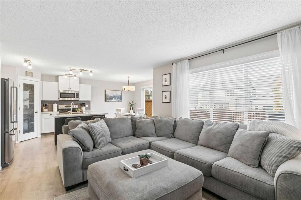 2058 Sagewood Rise SW, Airdrie — photo 5 of 30