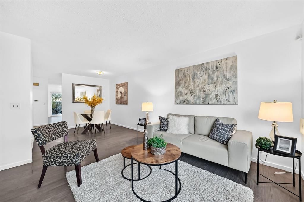 260 Berwick Drive NW, Calgary — photo 5 of 47