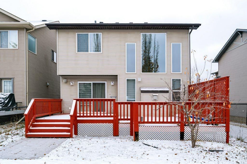 71 Cougarstone Court SW, Calgary — photo 5 of 38
