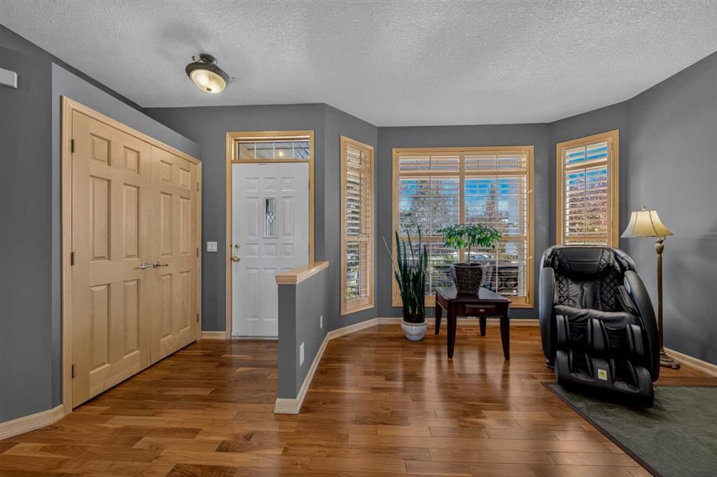 248 Douglas Woods Hill SE, Calgary — photo 3 of 45