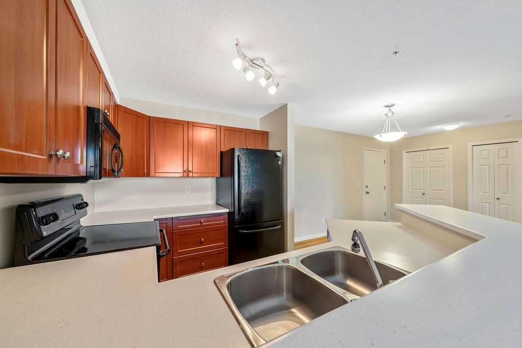 1103, 505 Railway Street W, Cochrane — photo 5 of 28