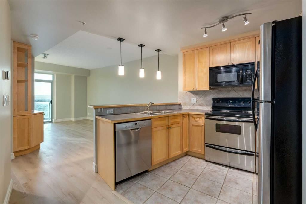 2104, 836 15 Avenue SW, Calgary — photo 3 of 40