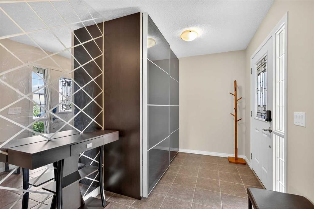 108 Rainbow Falls Row, Chestermere — photo 3 of 50