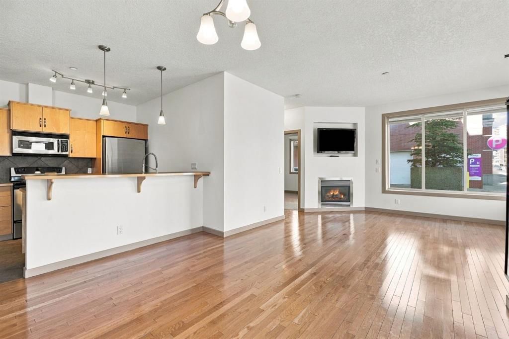 107, 910 18 Avenue SW, Calgary — photo 2 of 36