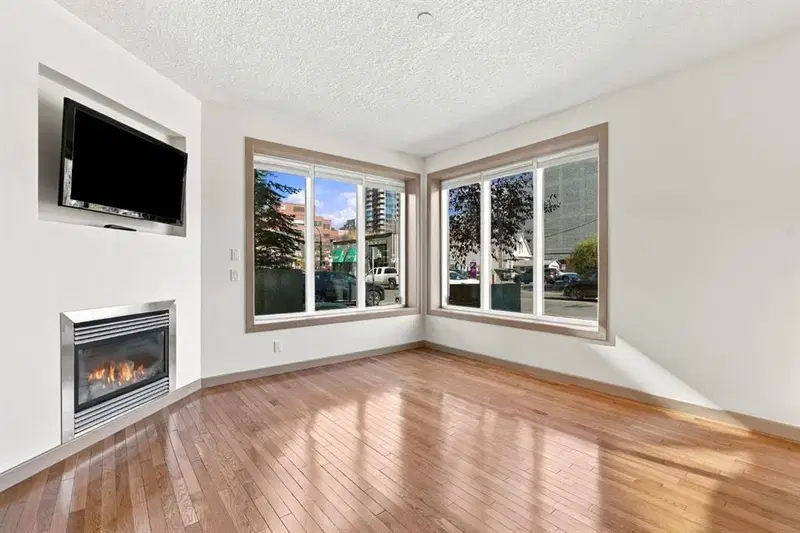 107, 910 18 Avenue SW, Calgary — photo 4 of 36