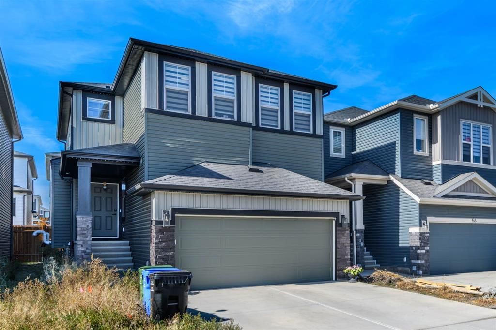 49 AMBLEFIELD View NW, Calgary — photo 2 of 41