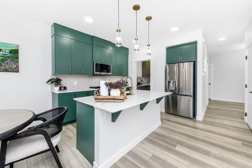 49 AMBLEFIELD View NW, Calgary — photo 3 of 41