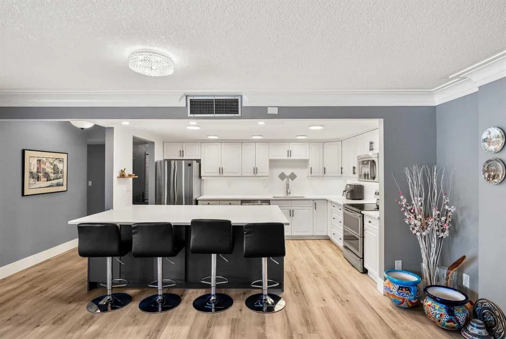 207, 2425 90 Avenue SW, Calgary — photo 2 of 50