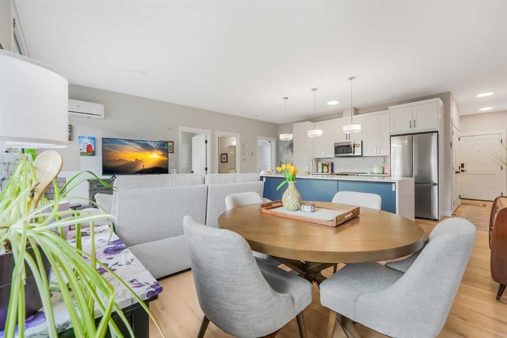 4414, 200 Seton Circle SE, Calgary — photo 4 of 32