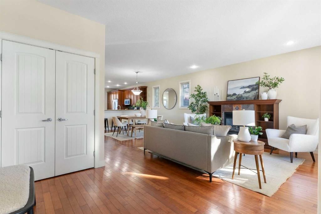 126 30 Avenue NE, Calgary — photo 3 of 47