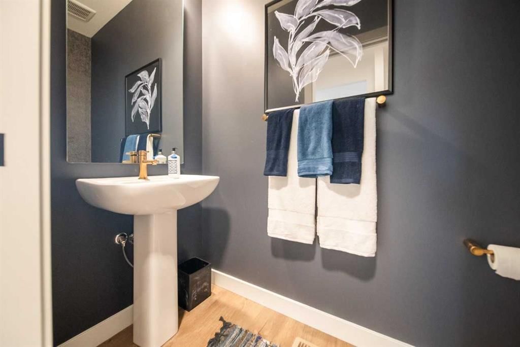 2104 Lancaster Heights SE, Airdrie — photo 3 of 20