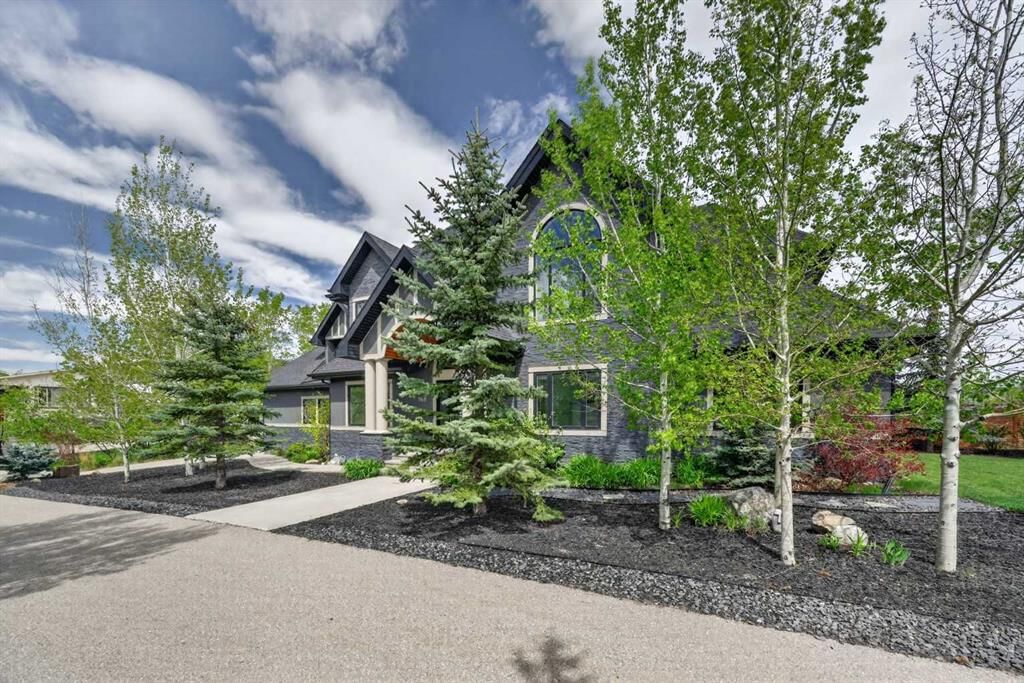 168 Posthill Drive SW, Calgary — photo 3 of 50