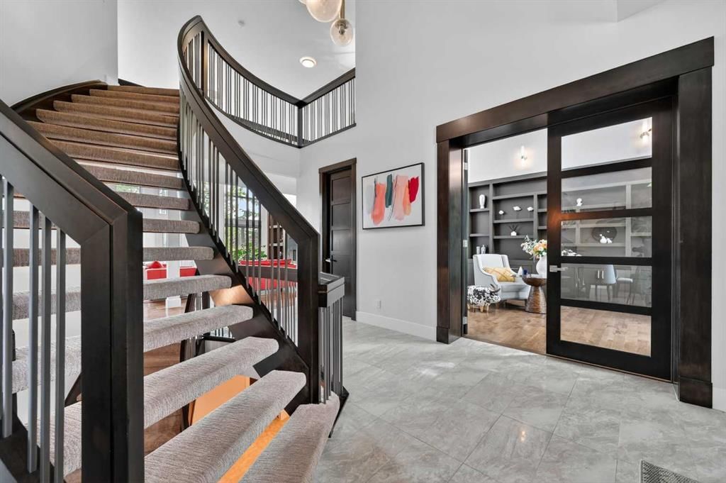 168 Posthill Drive SW, Calgary — photo 5 of 50