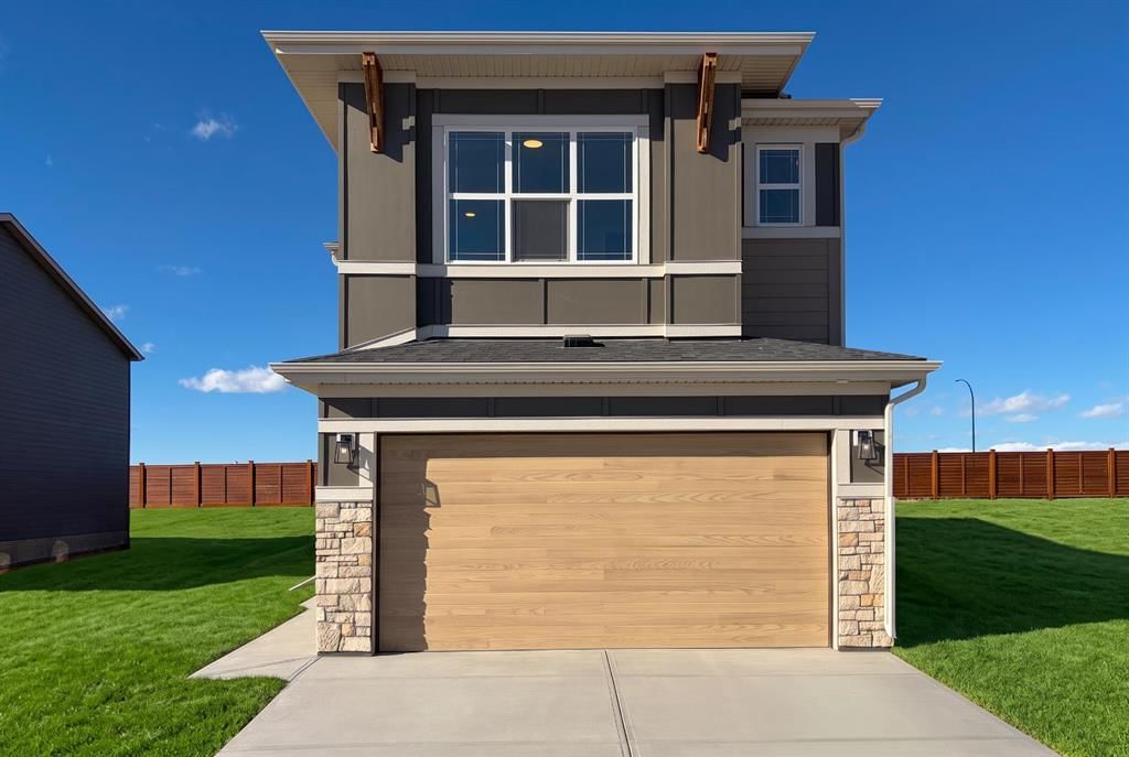 77 Royston Gardens NW, Calgary — photo 2 of 48