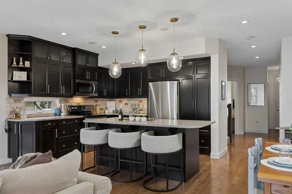 6614 Bowness Road NW, Calgary — photo 3 of 40