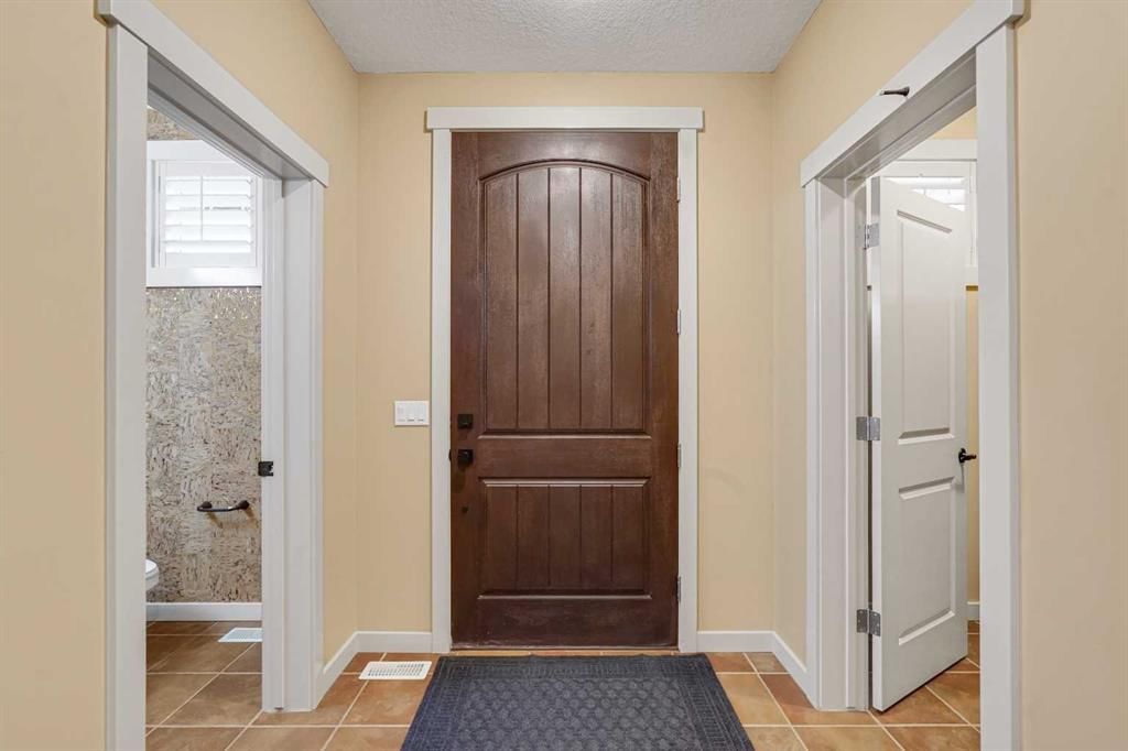 122 Silverado Ponds Way SW, Calgary — photo 4 of 47