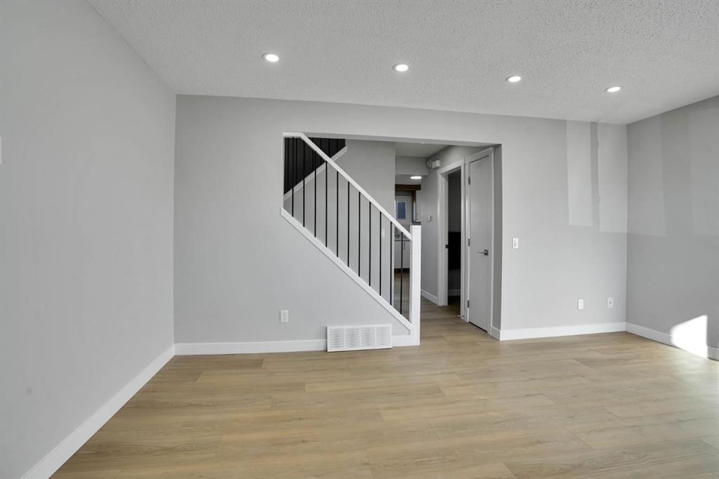 99 Penworth Close SE, Calgary — photo 5 of 31