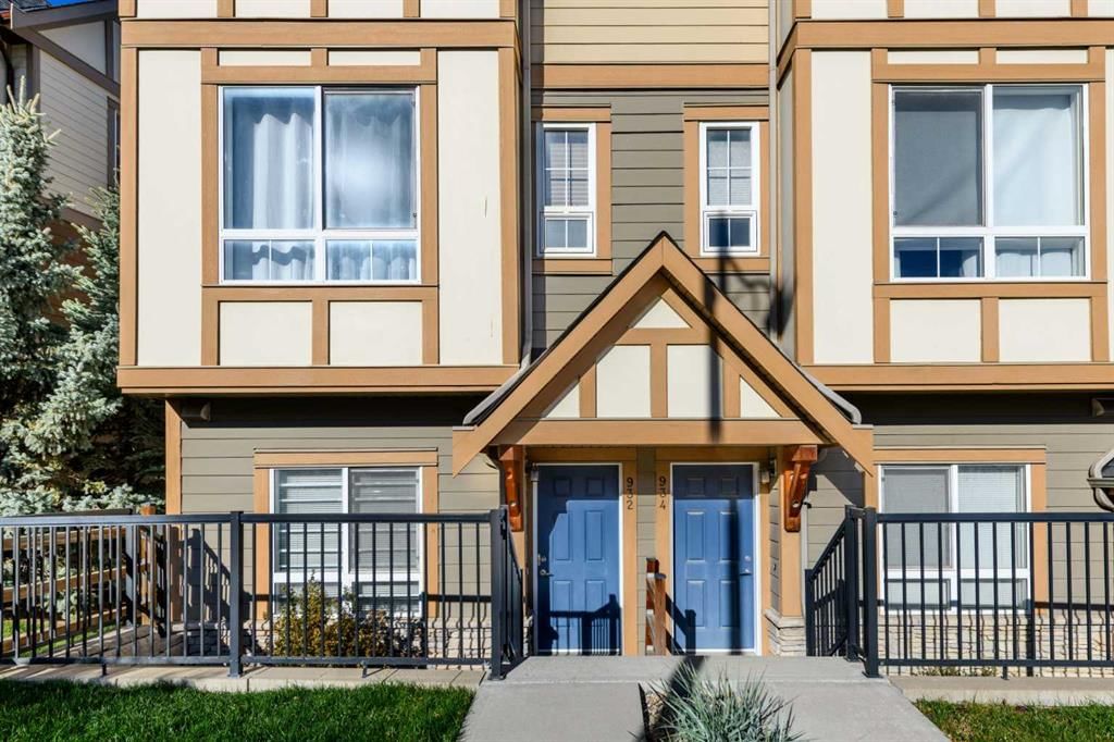 932 Sherwood Boulevard NW, Calgary — photo 3 of 34