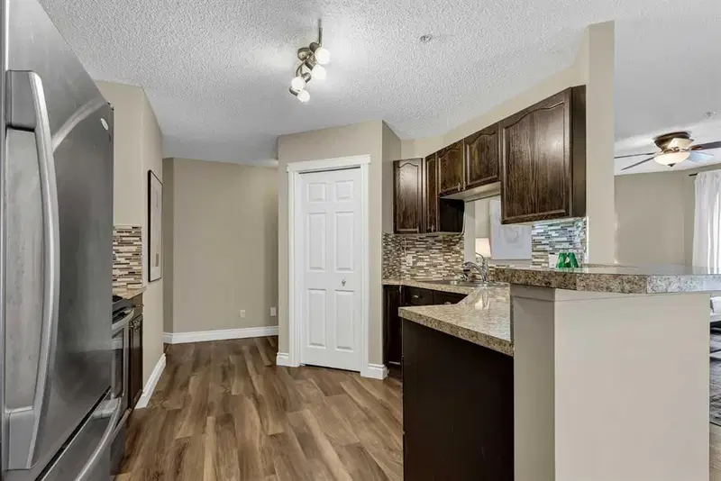 1113, 950 Arbour Lake Road NW, Calgary — photo 4 of 36