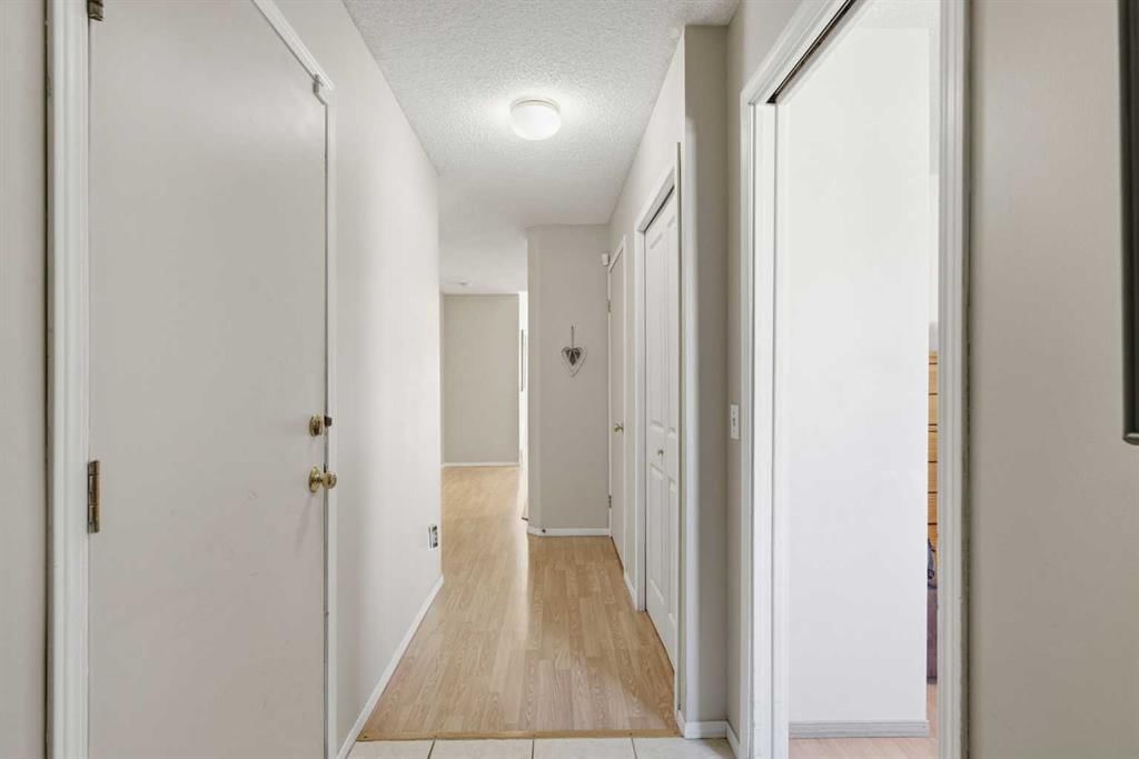 110 Somervale Point SW, Calgary — photo 3 of 48