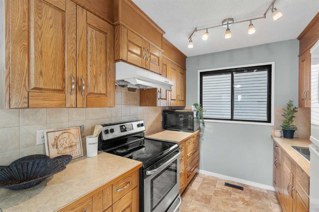 96 Abalone Crescent NE, Calgary — photo 5 of 39