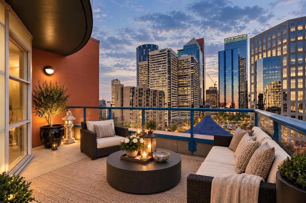 1005, 205 Riverfront Avenue SW, Calgary — main listing photo
