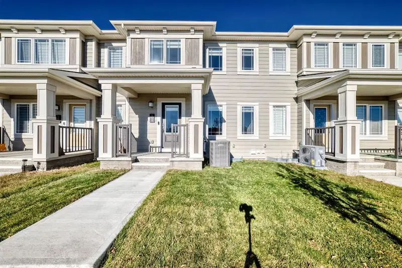 154 Yorkville Road SW, Calgary — main listing photo