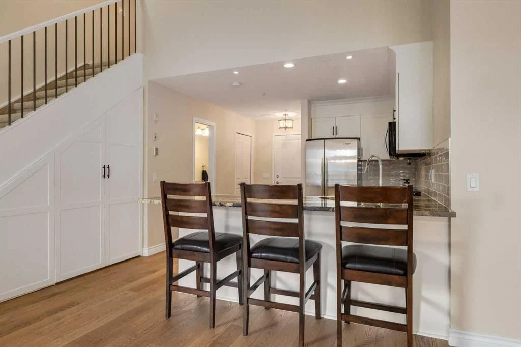301, 3651 Marda Link SW, Calgary — apartment for sale