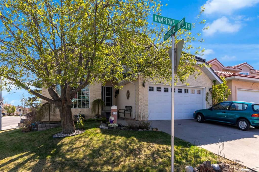 4 Hamptons Heath NW, Calgary — main listing photo