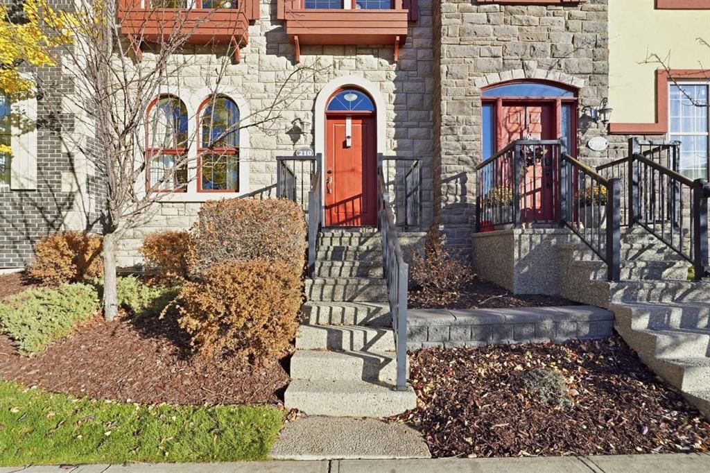 210 Quarry Park Boulevard SE, Calgary — photo 2 of 48