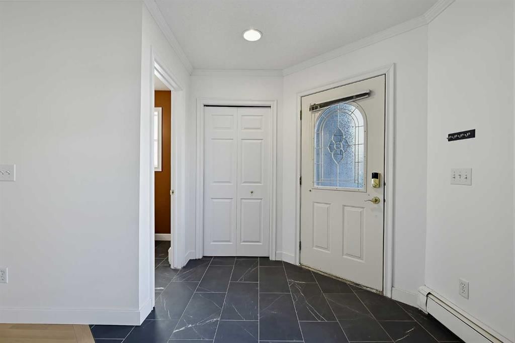 1215 15 Avenue SW, Calgary — photo 4 of 26