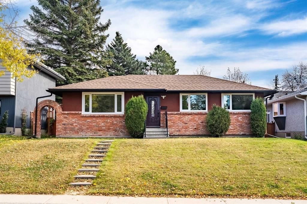 4824 Claret Street NW, Calgary — detached for sale