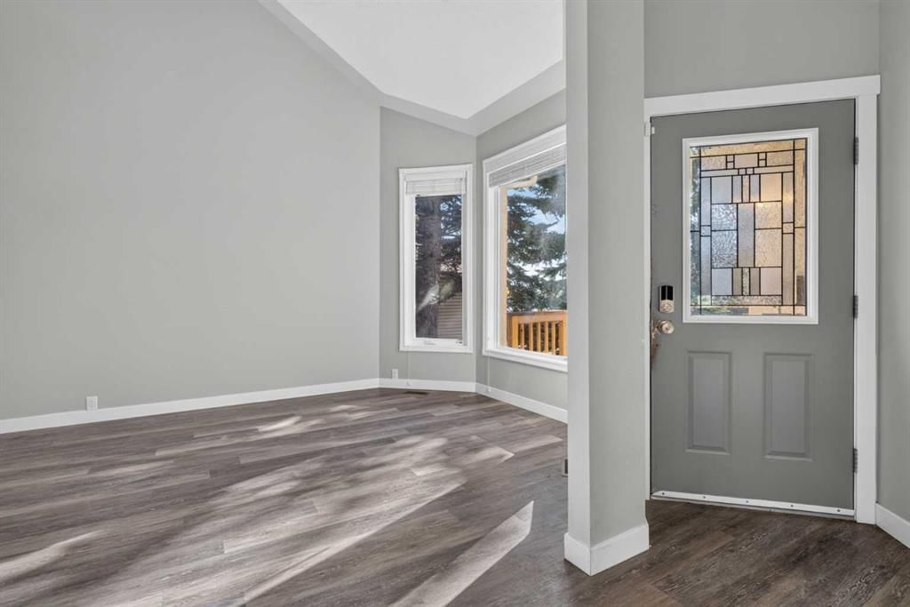 60 Shawinigan Drive SW, Calgary — photo 5 of 48