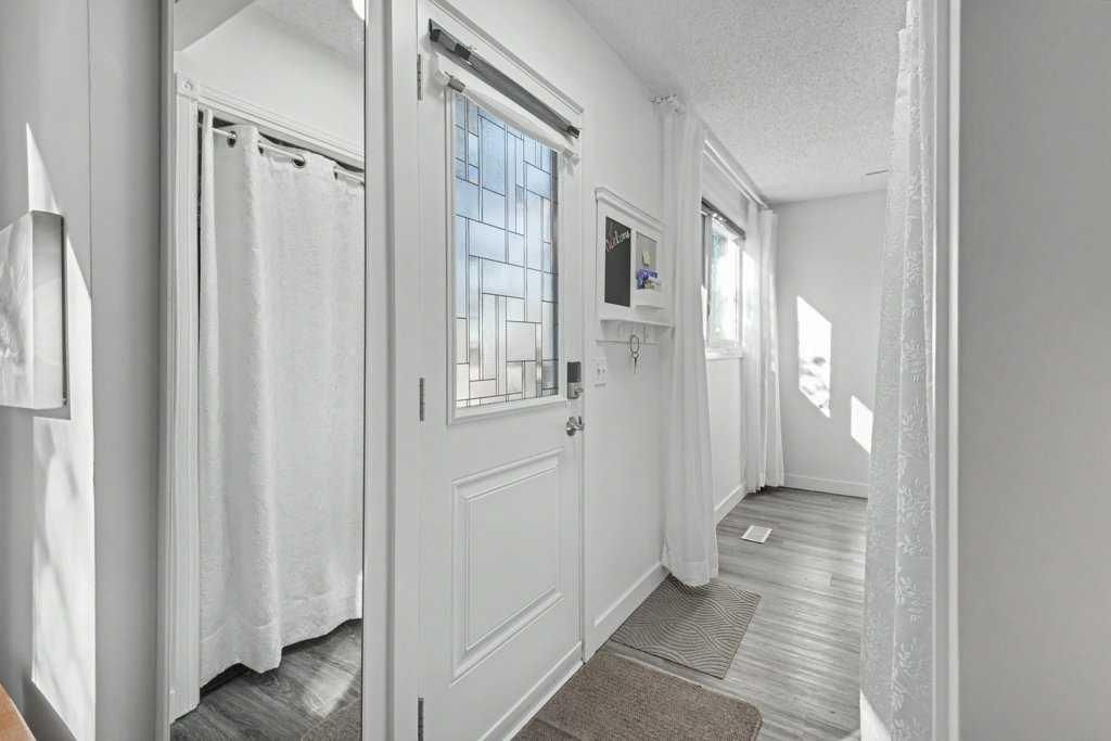 8N, 203 Lynnview Road SE, Calgary — photo 4 of 30