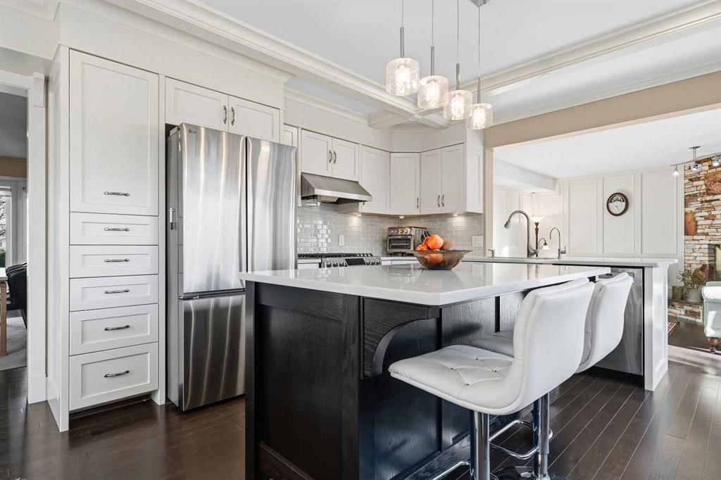 220 Hawkview Manor Circle NW, Calgary — photo 3 of 45
