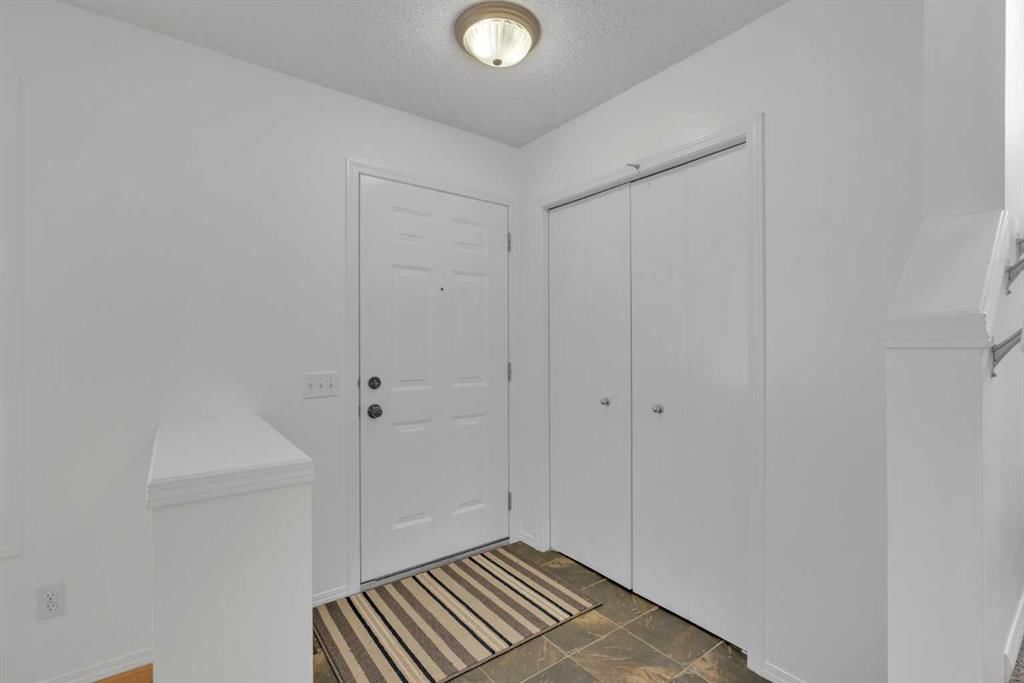 60 Tuscany Court NW, Calgary — photo 4 of 34