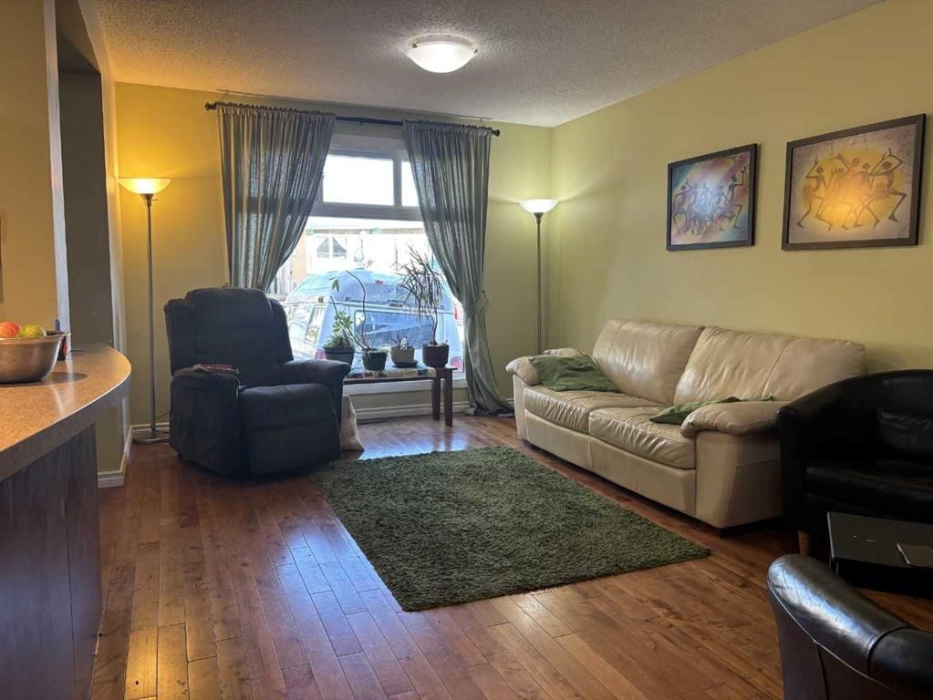 6013 Trollinger Street NE, Calgary — photo 4 of 20