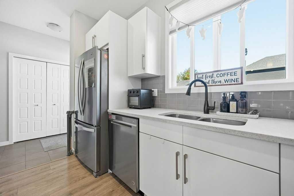 313 Seton Circle SE, Calgary — photo 4 of 36