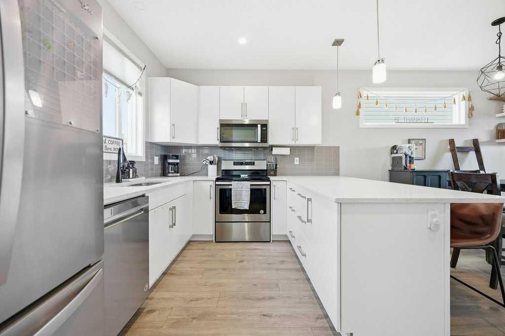 313 Seton Circle SE, Calgary — photo 5 of 36
