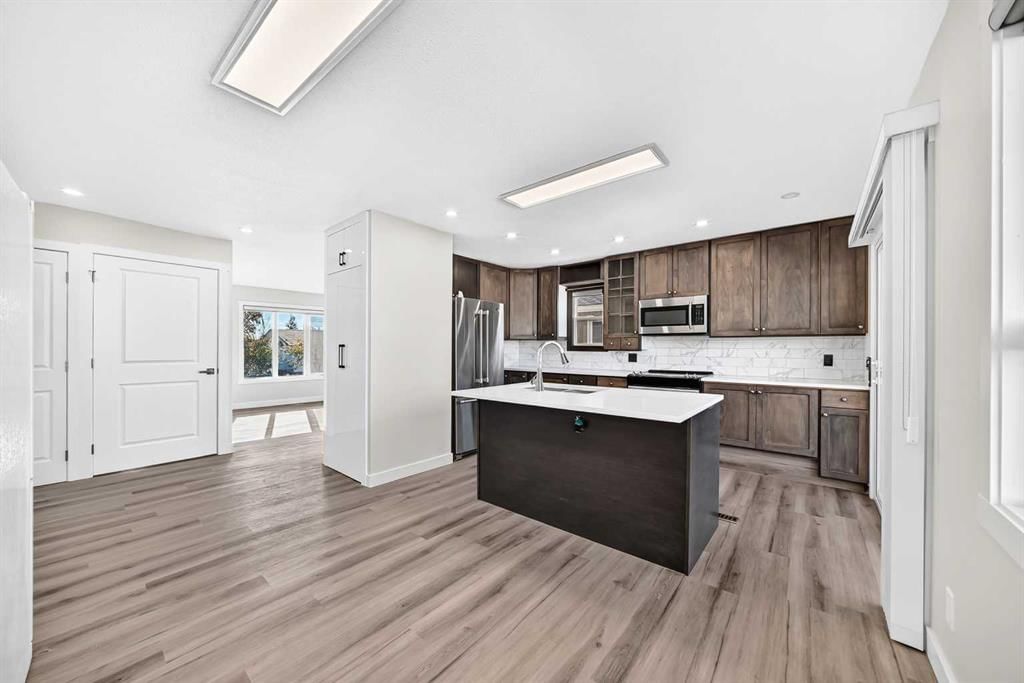 235 Margate Close NE, Calgary — photo 3 of 25