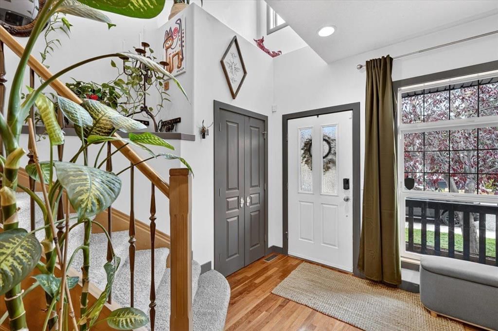 2117 15 Street SW, Calgary — photo 4 of 50