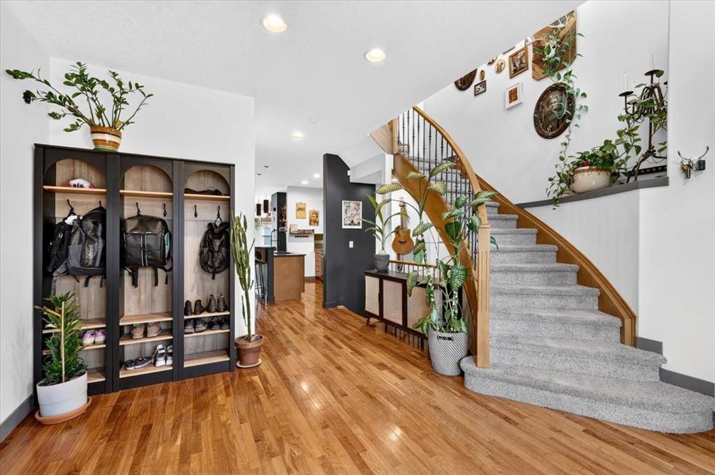 2117 15 Street SW, Calgary — photo 5 of 50