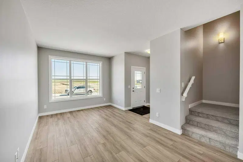 143 Amblefield Avenue NW, Calgary — photo 3 of 27