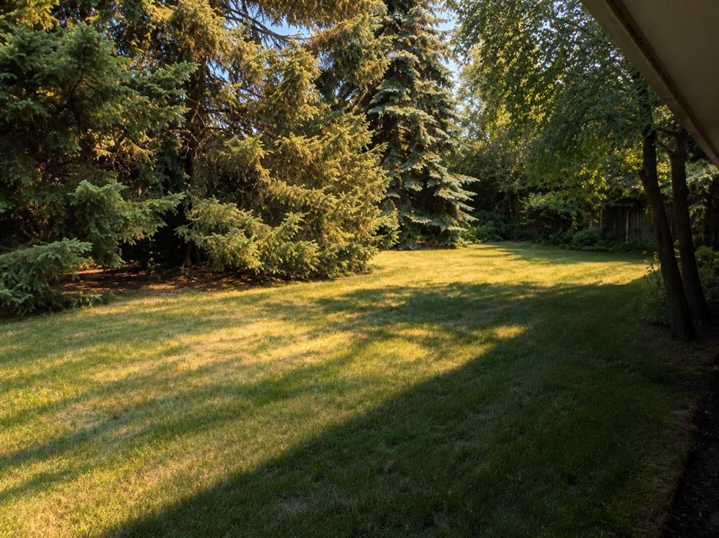 1616 11 Avenue NW, Calgary — photo 3 of 4