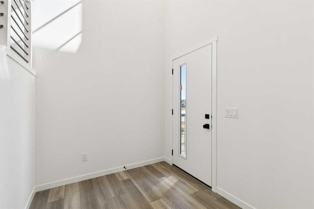118 Creekstone Place SW, Calgary — photo 2 of 50