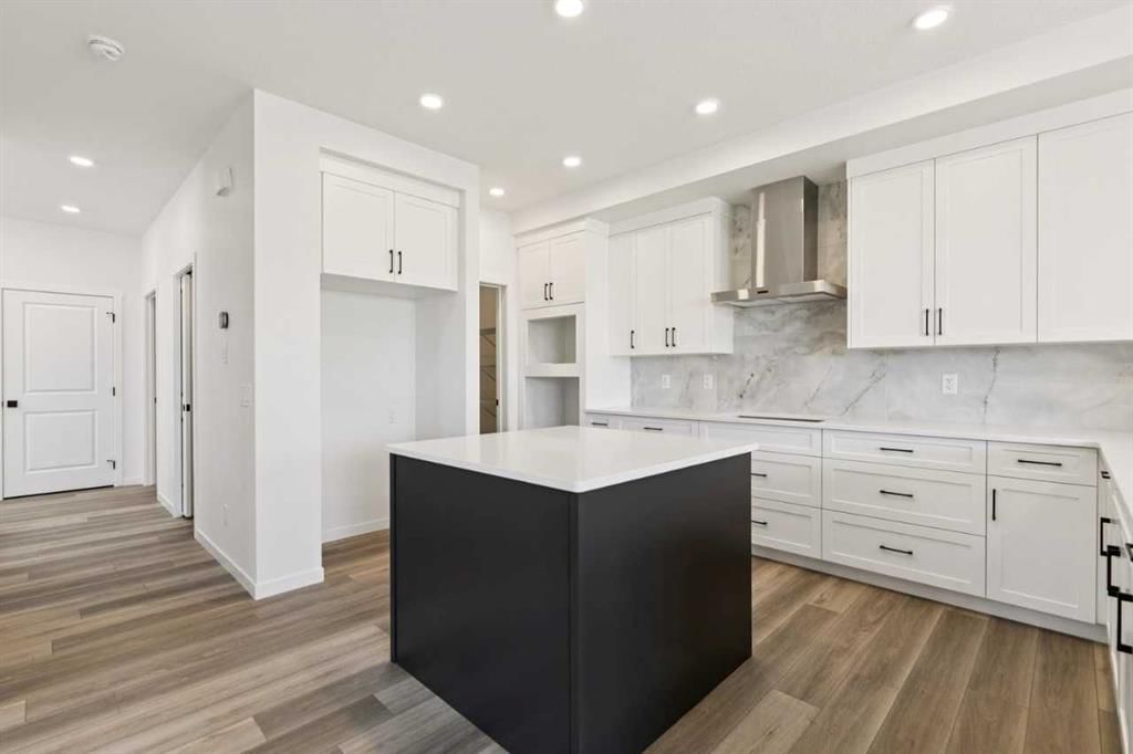 118 Creekstone Place SW, Calgary — photo 5 of 50