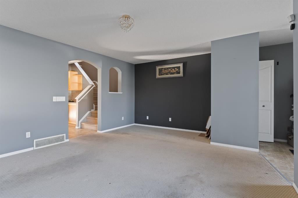 23 Saddlecrest Way NE, Calgary — photo 3 of 23