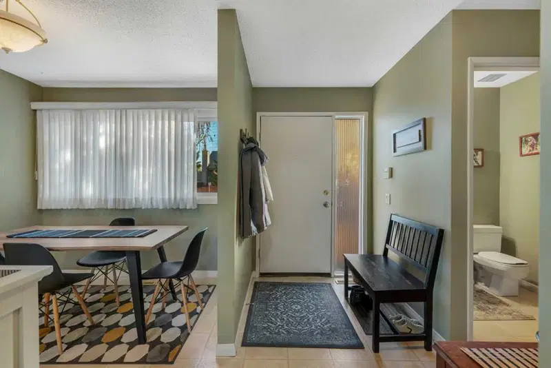 92, 2300 Oakmoor Drive SW, Calgary — photo 2 of 37